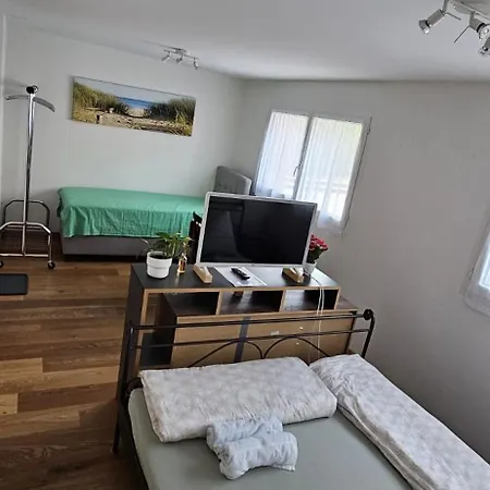Private Etage 5 Min Vom Bahnhof - Parken - Kueche - Netflix