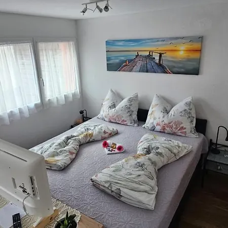 Private Etage 5 Min Vom Bahnhof - Parken - Kueche - Netflix