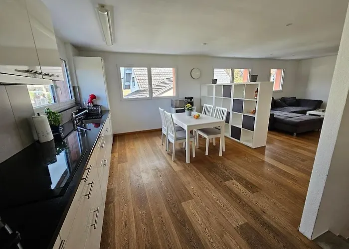 アパート Private Etage 5 Min Vom Bahnhof - Parken - Kueche - Netflix ヴィナウ