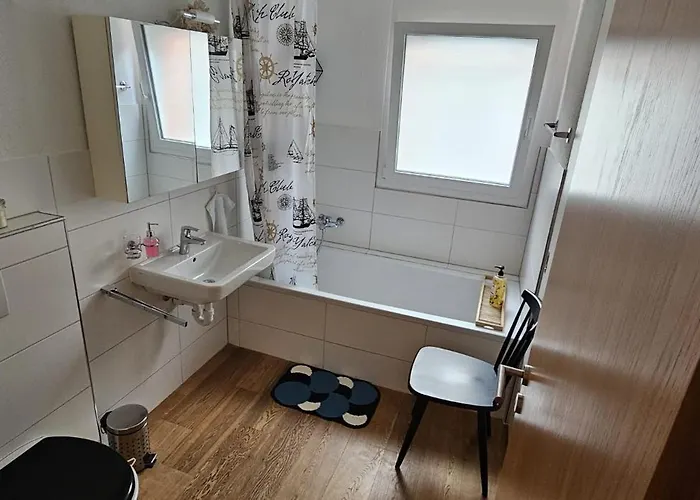 Private Etage 5 Min Vom Bahnhof - Parken - Kueche - Netflix