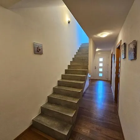 Private Etage 5 Min Vom Bahnhof - Parken - Kueche - Netflix Apartmán Widnau